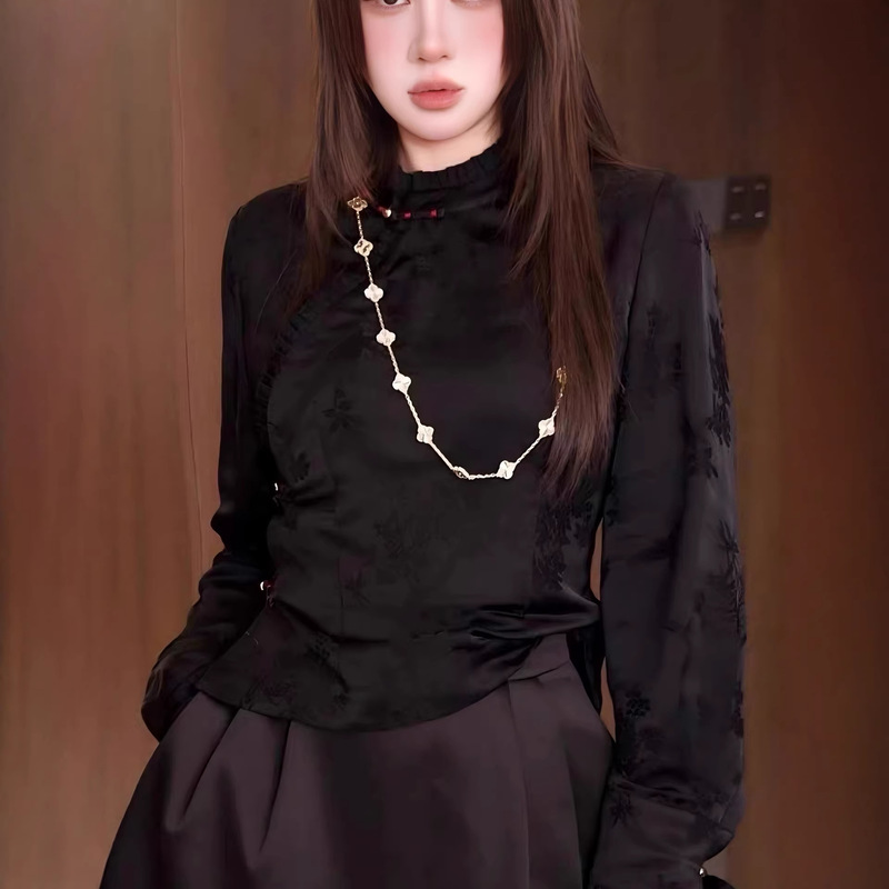 A Must-Have for the New Year: Chinese-Style Fashionable Women's Clothing with a Hidden Pattern, Diagonal Collar, Fine Pleated Lace, and Rayon Shirt in an Exquisite Design A Must-Have for the New Year: Chinese-Style Fashionable Women's Clothing with a Hidden Pattern, Diagonal Collar, Fine Pleated Lace, and Rayon Shirt in an Exquisite Design