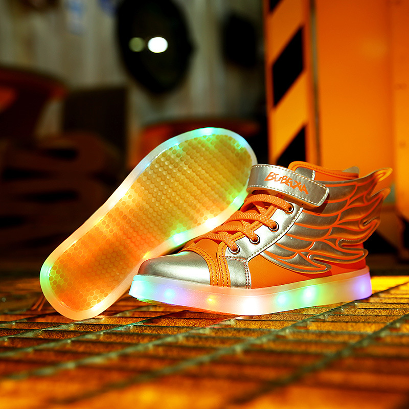 Chaussures lumineuses pour enfants Net rouge chaussures pour enfants automne et hiver nouvelles chaussures lumineuses rechargeables à LED chaussures de conseil USB ailes colorées une pièce_voghion.com
