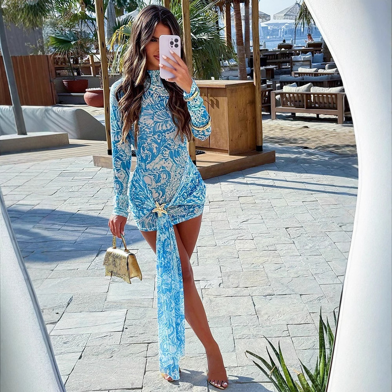 2025 Summer New Niche Fresh Slim Fit Color-Blocked Printed Star-Shaped Metal Decorative Strap Short Dress