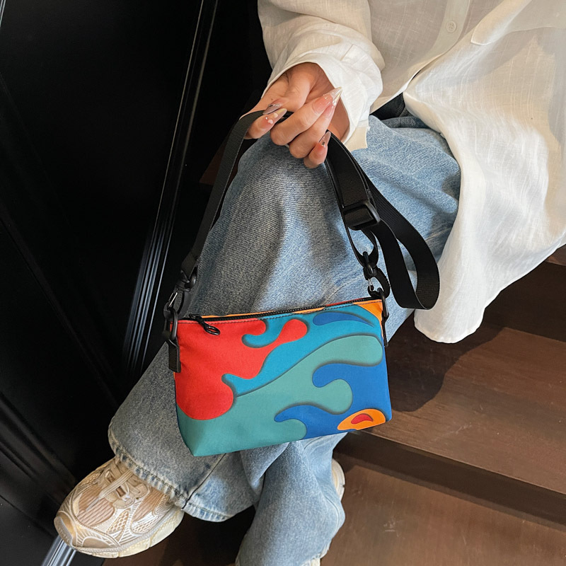 Bolsos pequeños populares de este año, nuevos bolsos de verano 2025, bolsos de mujer, bolsos de hombro de color de contraste de moda, bandolera de lona con tirantes anchos