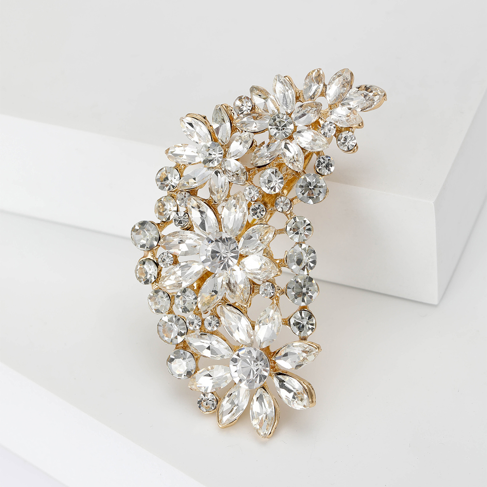 31g Weight Rhinestones Inlay Material Brooches Classification Holiday Occasion Alloy Material Flower Pattern Women's Gender Inlay Design Elegant Style Elegant Pin Flower Alloy Inlay Rhinestones Women's Brooches 18
