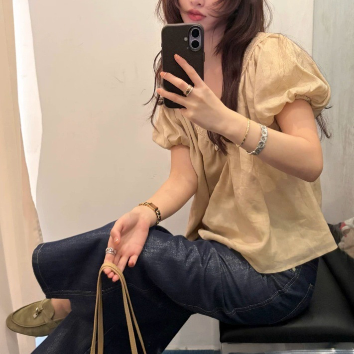 Ranwea'Notting Hill' Ramie and Tencel Blend French Lace Trim V-Neck Puff Sleeve Top Ranwea'Notting Hill' Ramie and Tencel Blend French Lace Trim V-Neck Puff Sleeve Top