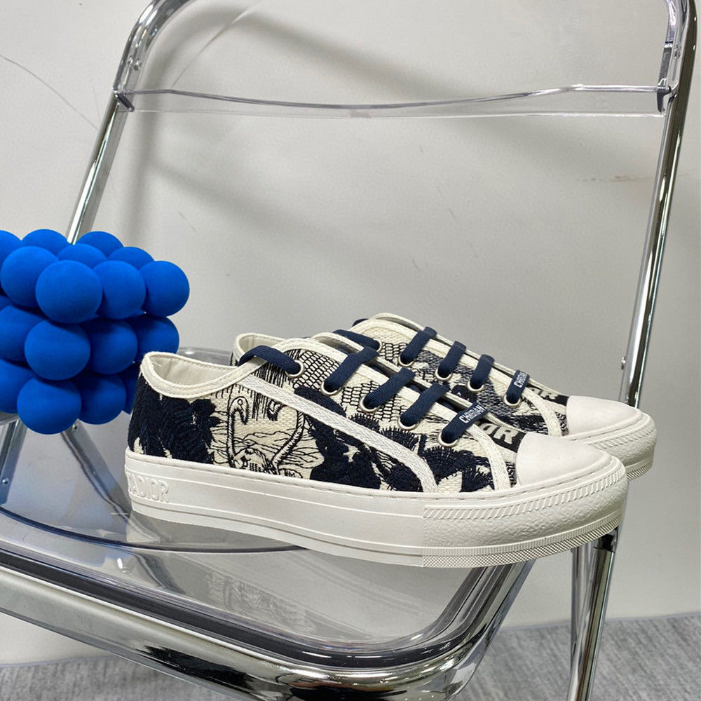 Hong Kong retro primavera y verano nuevo D casa gruesa zapatos de lona bordados 2025 letras correa de zapatos de plantilla universal para mujeres