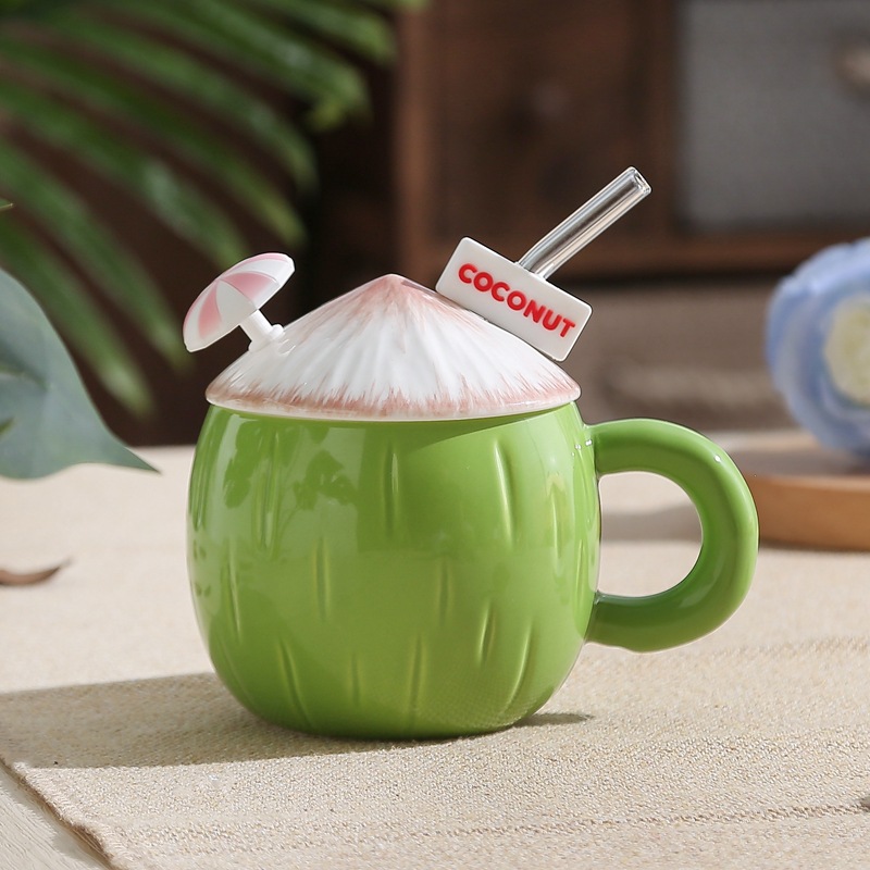 Creativo en el viento de verano taza de coco, corazón de una niña de alto valor facial, taza de cerámica encantadora, taza de agua de gran capacidad con tapa image 7