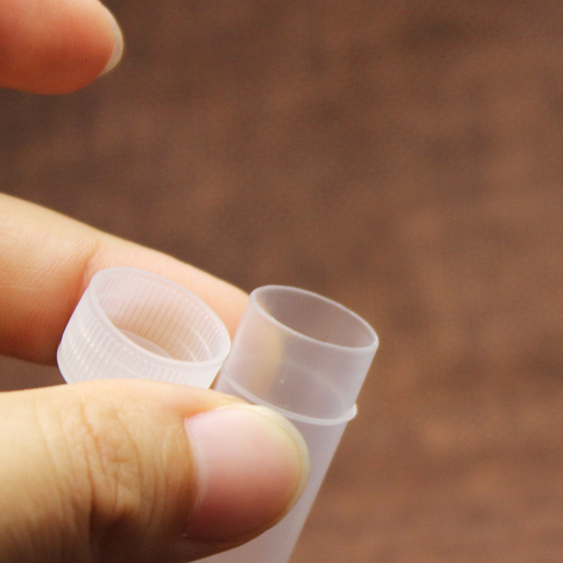 Fabricante en stock 5g barril pequeño polvo sub-botella PP botella de líquido transparente 5g botella pequeña botella de muestra de plástico