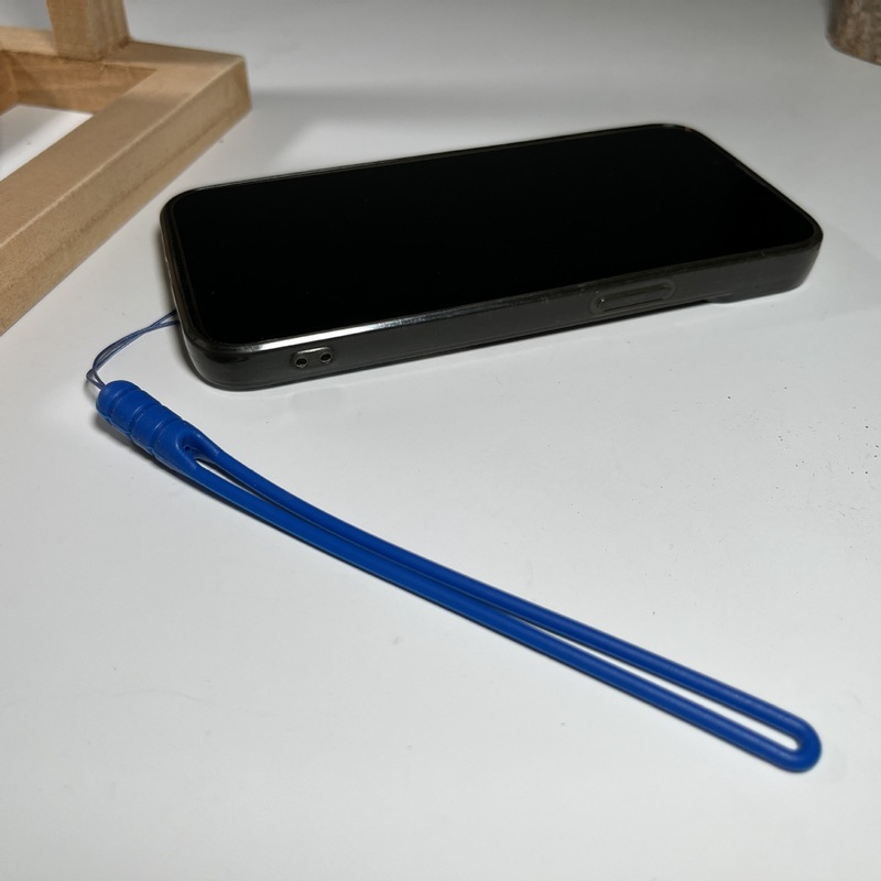 携帯電話のストラップの手首の短い携帯電話のチェーンの鍵のuディスクの部品の液体のシリカゲルのエアポッドプロの2ストラップを適用します。|undefined