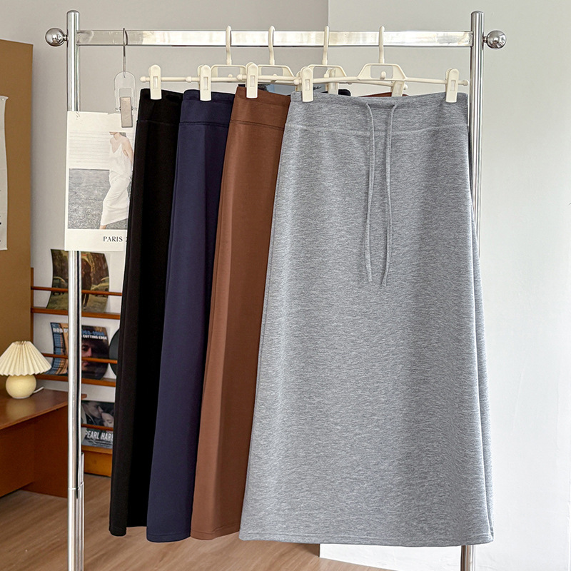 Factory air-layer drapey sweatshirt skirt, slightly flared A-line long skirt for women, spring and autumn slim-fit solid color versatile casual half skirt Factory air-layer drapey sweatshirt skirt, slightly flared A-line long skirt for women, spring and autumn slim-fit solid color versatile casual half skirt