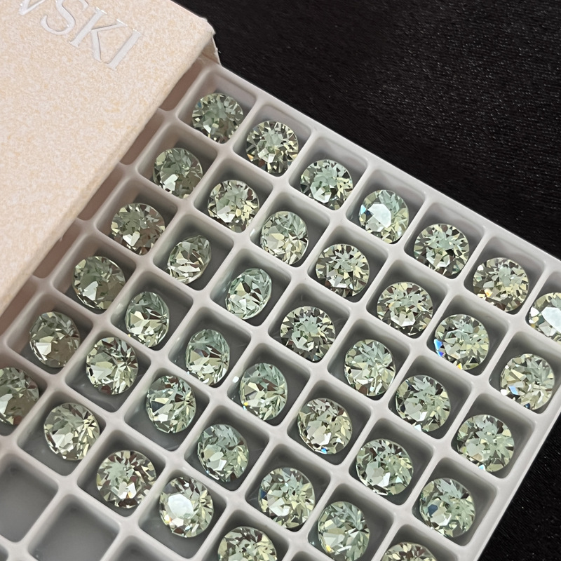 F136チタン合金素材8mm華子イヤリング、歯口0.9イヤリング、爆発的な輝きの個性的な丸型イヤリング、イヤーアクセサリー|undefined