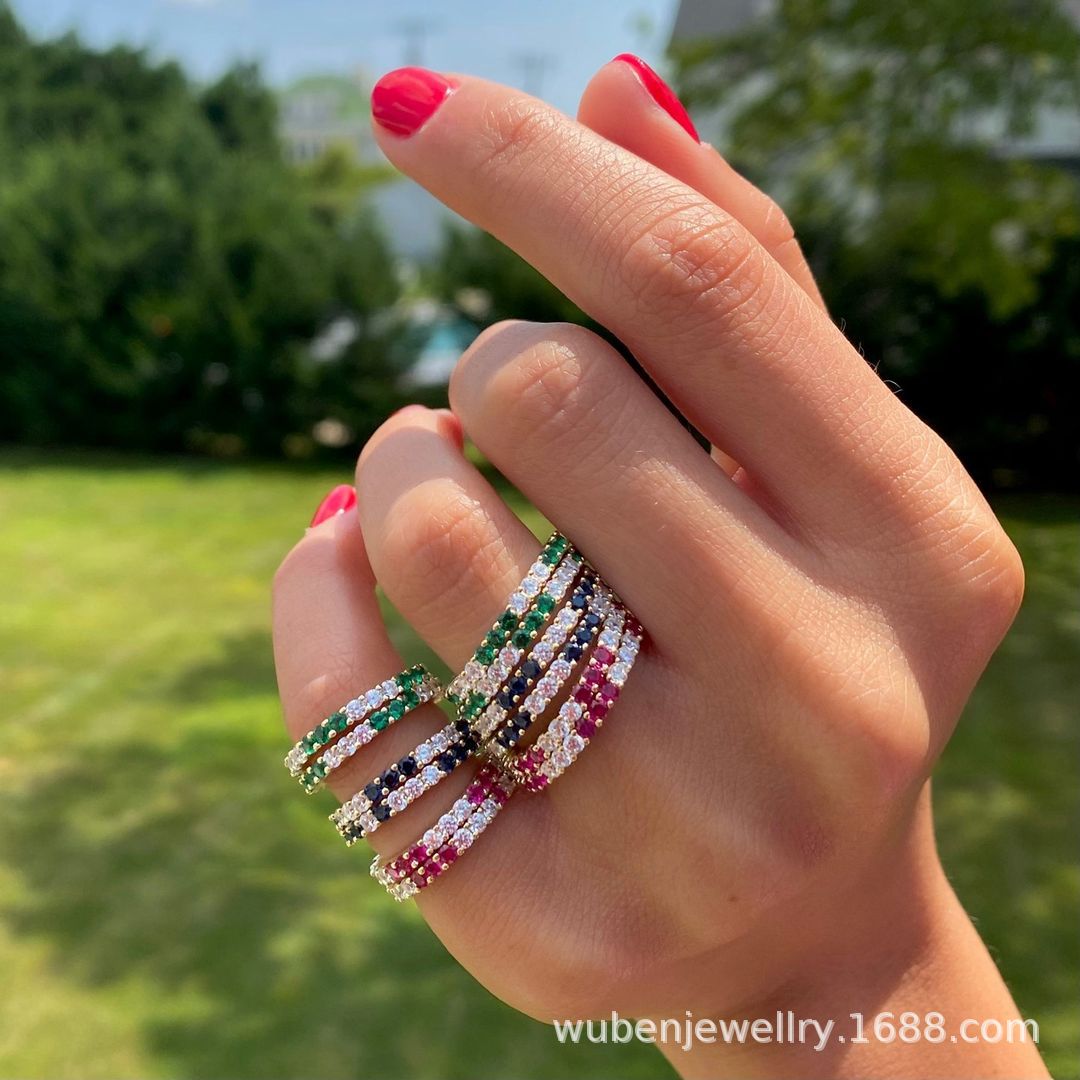 233552647_165363415686536_6647