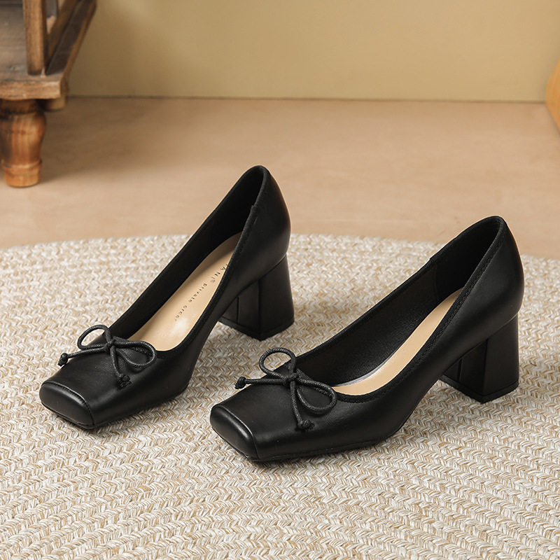 Giày cao gót nữ mũi vuông gót thô 3–6 cm, mặt giày phối nơ, kiểu mary jane — Màu Kaki, Màu đen