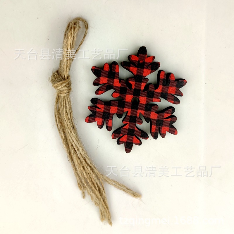 33 rojo y negro Plaid SERIE DE Navidad madera chips colgantes decorativos de Navidad se pueden combinar libremente con 10 piezas en un paquete