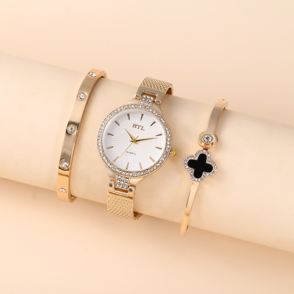 The New Watch Set is Creative, Exquisite, Personalized, and Simple with A Mesh Quartz Watch and Bracelet Set of 3pcs/set_voghion.com