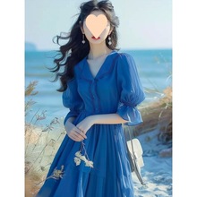 法式茶歇绝美蓝色泡泡袖连衣裙收腰2024夏季新款海边度假气质长裙