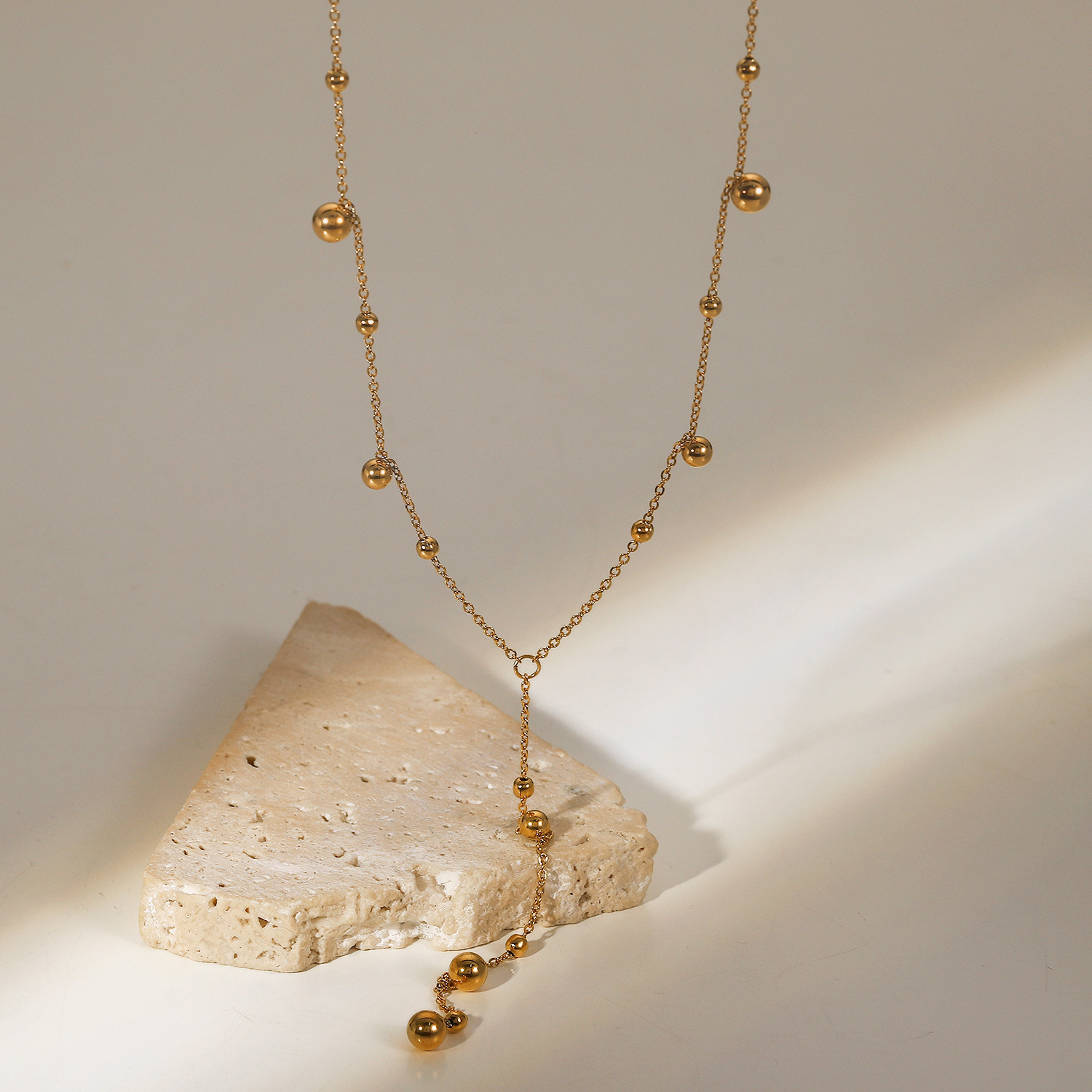 Neue 18k Gold Überzogene Edelstahl Runde Perlen Quaste Halskette display picture 4