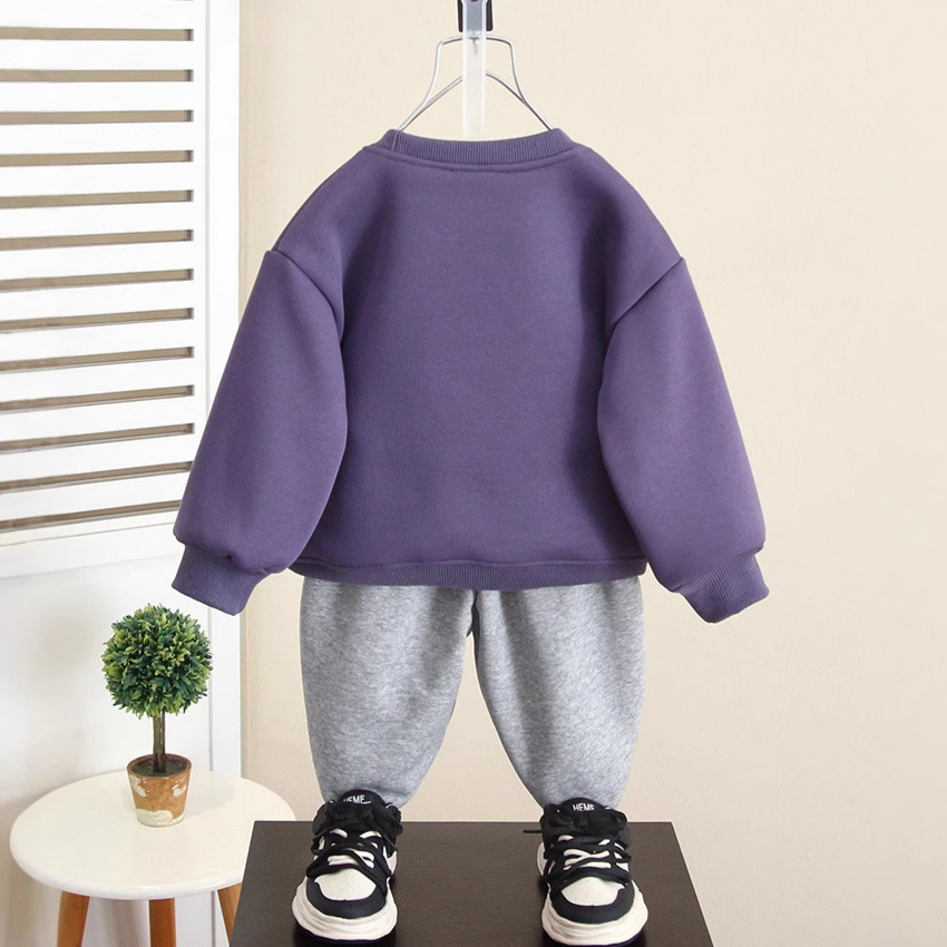 6521 Traje para niños Suéter de otoño e invierno para niños más dos piezas de terciopelo 2025 nuevo invierno para bebés versión coreana de la marea