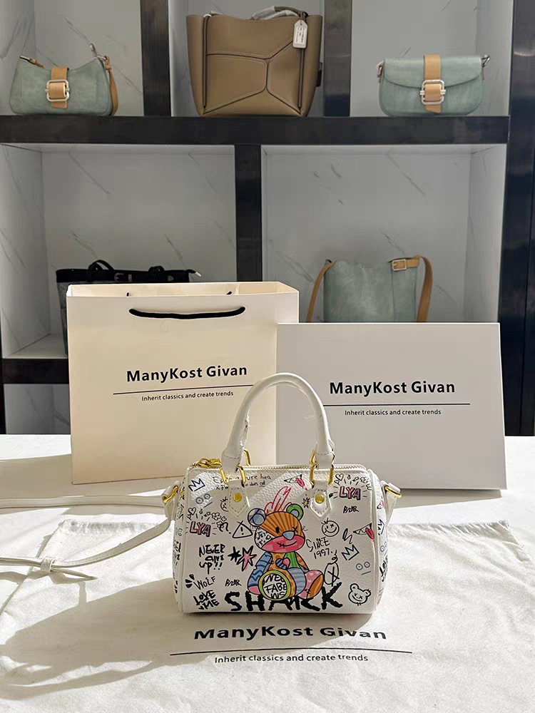 Borsa a spalla da donna con stampa graffiti e orsetto alla moda_voghion.com