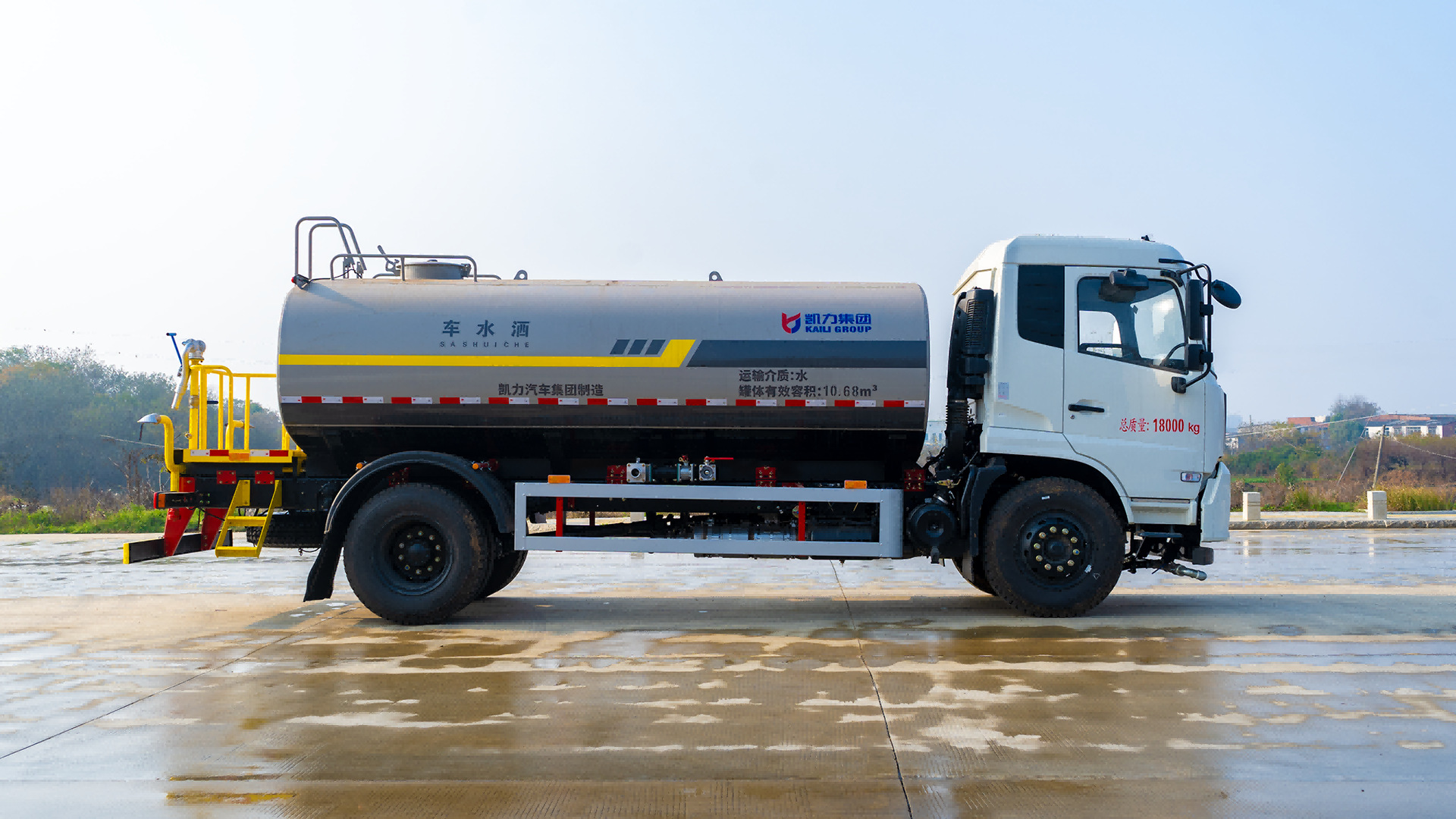 National Vi Dongfeng Tianjin 14-Cubic-Meter Sprinkler Truck, 15-Cubic-Meter Foton Sprinkler Truck, Landscaping and Roadworks Spraying Vehicle