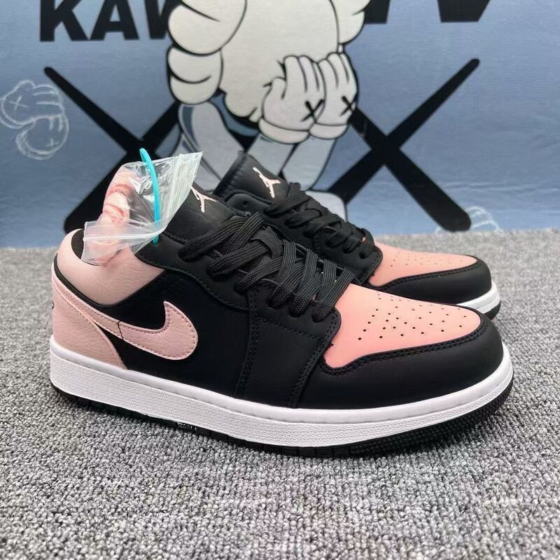 Pure Original Aj1 Low-Top Black and Red Toe Trendyy Campus Basketball Shoes for Men and Women, Casual Couples, Versatile Sports Sneakers