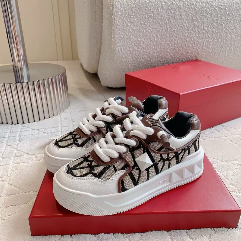 Super Popular V-Studded Thick-Soled Height-Increasing Sneakers, Genuine Leather, Unisex Barbie Pink Fashion Personality White Shoes, Trendy Casual Shoes