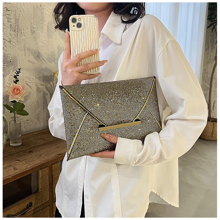 Women's Pu Leather Solid Color Vintage Style Classic Style Square Flip Cover Envelope Bag display picture 1