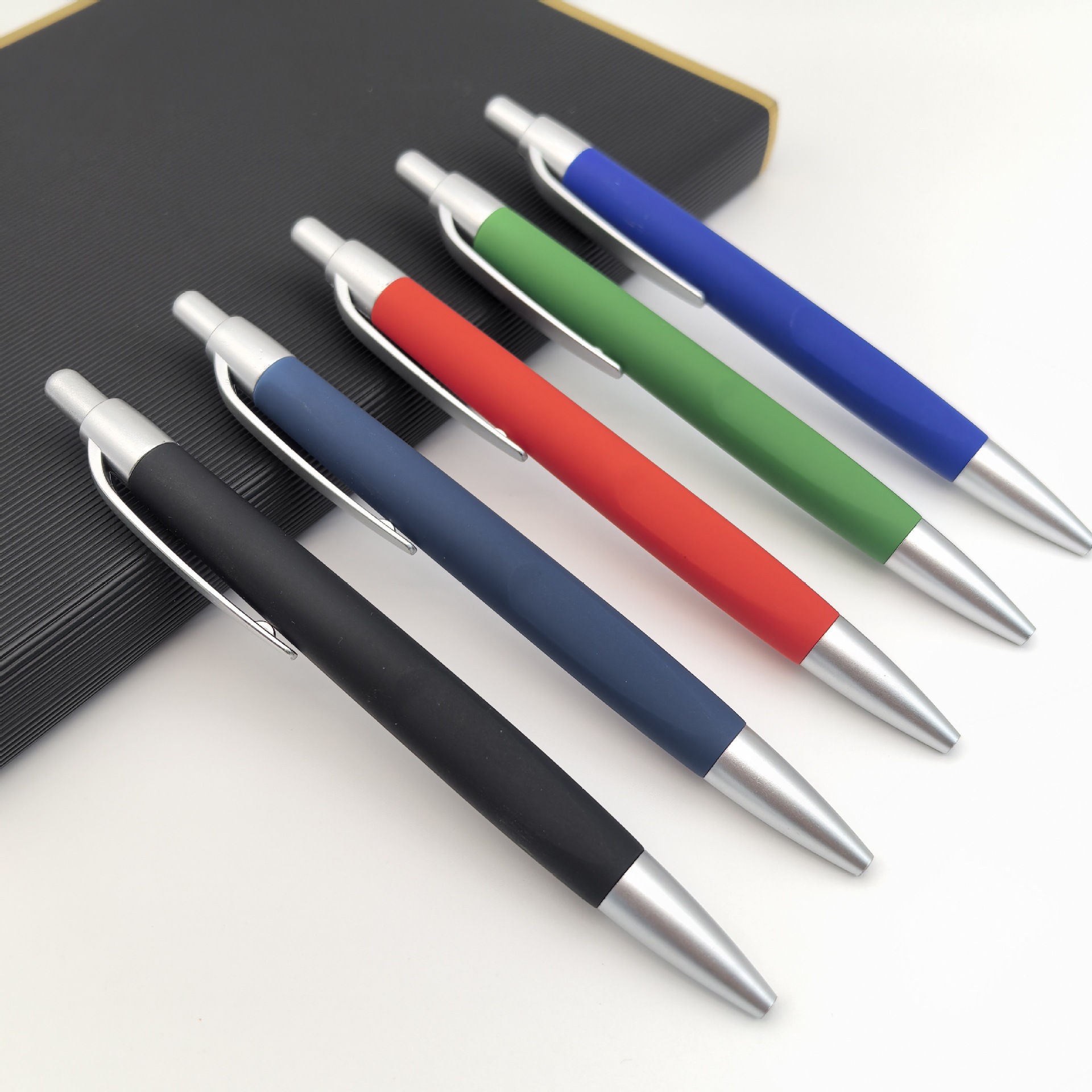 Bolígrafo de regalo de publicidad bolígrafo de bolas de color logotipo personalizado bolígrafo de publicidad de prensa bolígrafo de hotel de negocios