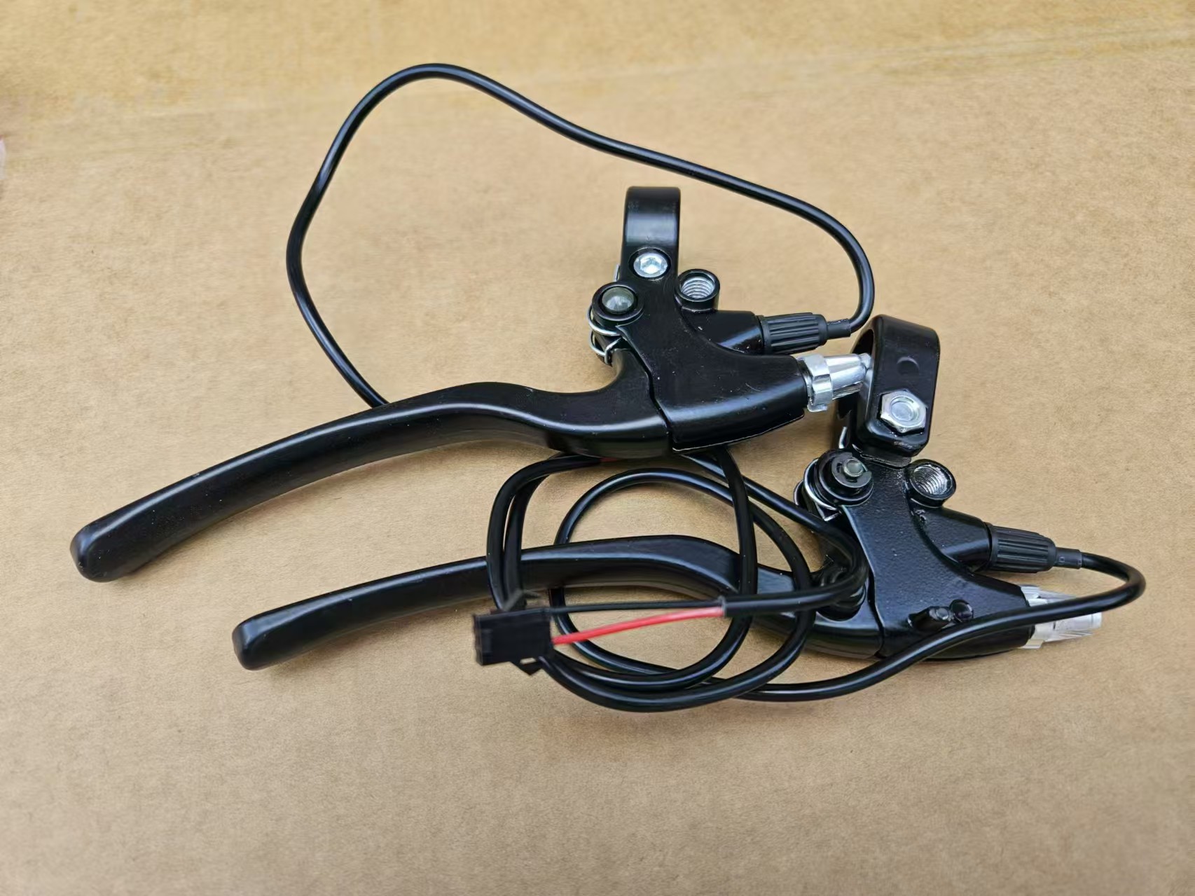 2024 Electric Scooter Brake Handle with Rearview Mirror, 8-Mile Range Brake Handle with Power-Off Function for Factory Use, Foreign Trade, 2-Wheel Electric Motorcycle