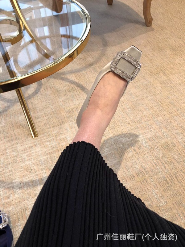 rv 新しいシルクサテンラインストーンスクエアバックル浅いミッドヒールスクエアトゥシングルシューズ女性の結婚式の靴厚いヒールファッションシューズ宴会靴|undefined