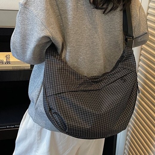 New Plaid Dumpling Bag for Women, Large Capacity, Single Shoulder Crossbody, Daily Commuting Bag, Lightweight Casual Underarm Bag