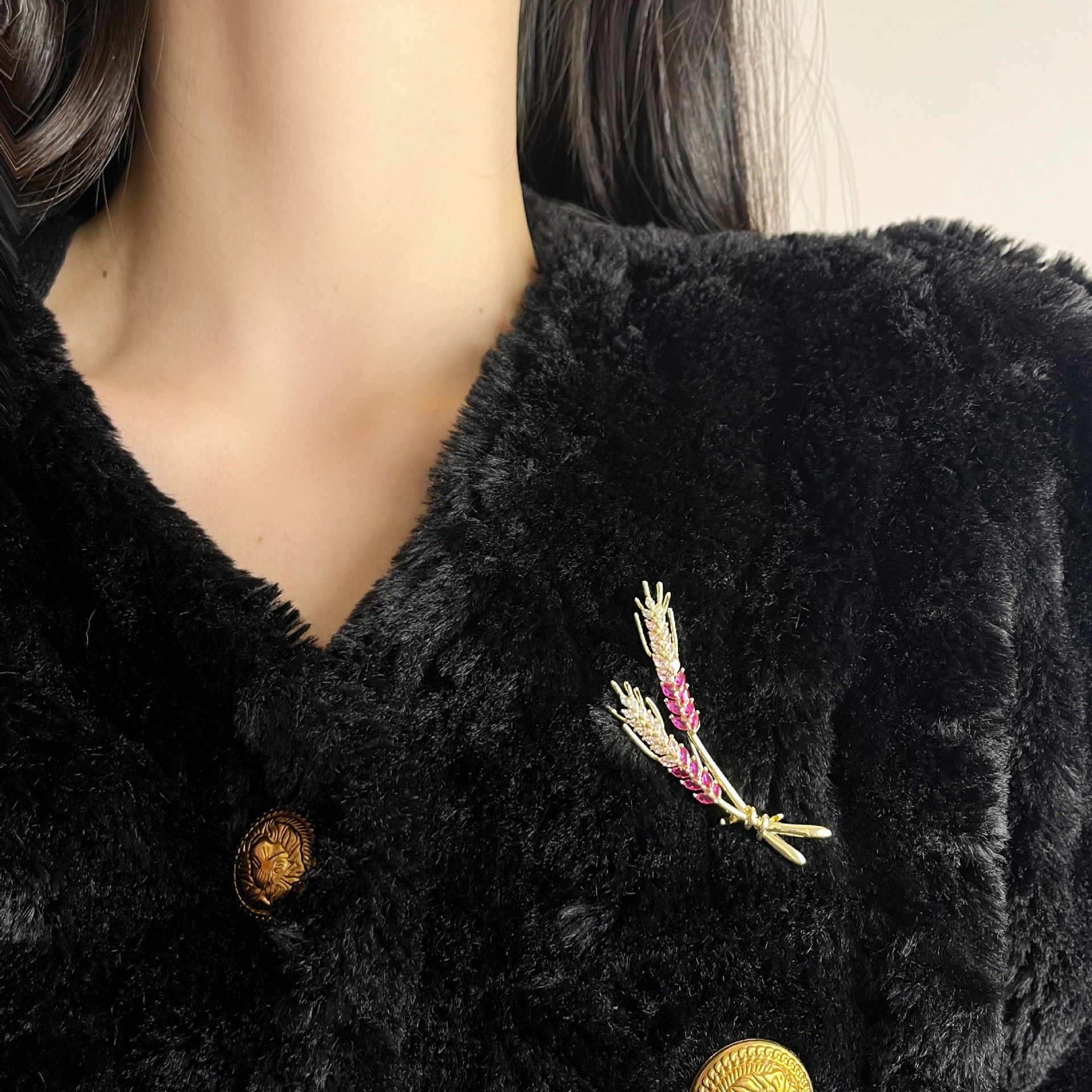 Broche d'oreille en zircon léger de luxe, style européen et américain, ornée de blé. Épingle de costume haut de gamme et raffinée, corsage tendance._voghion.com