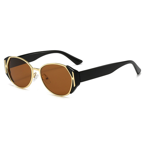 New Fashion Trend Sunglasses, Influencer Style, Street Style Photoshoot, Aviator Sunglasses for Women, UV Protection, Cat-Eye Design