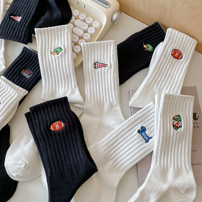 Socks Men's Mid-Socks Women's Cotton Socks Sweat-Absorbing Couple's Embroidered Black and White High-top Student Sports Stockings ins Fashionable Socks