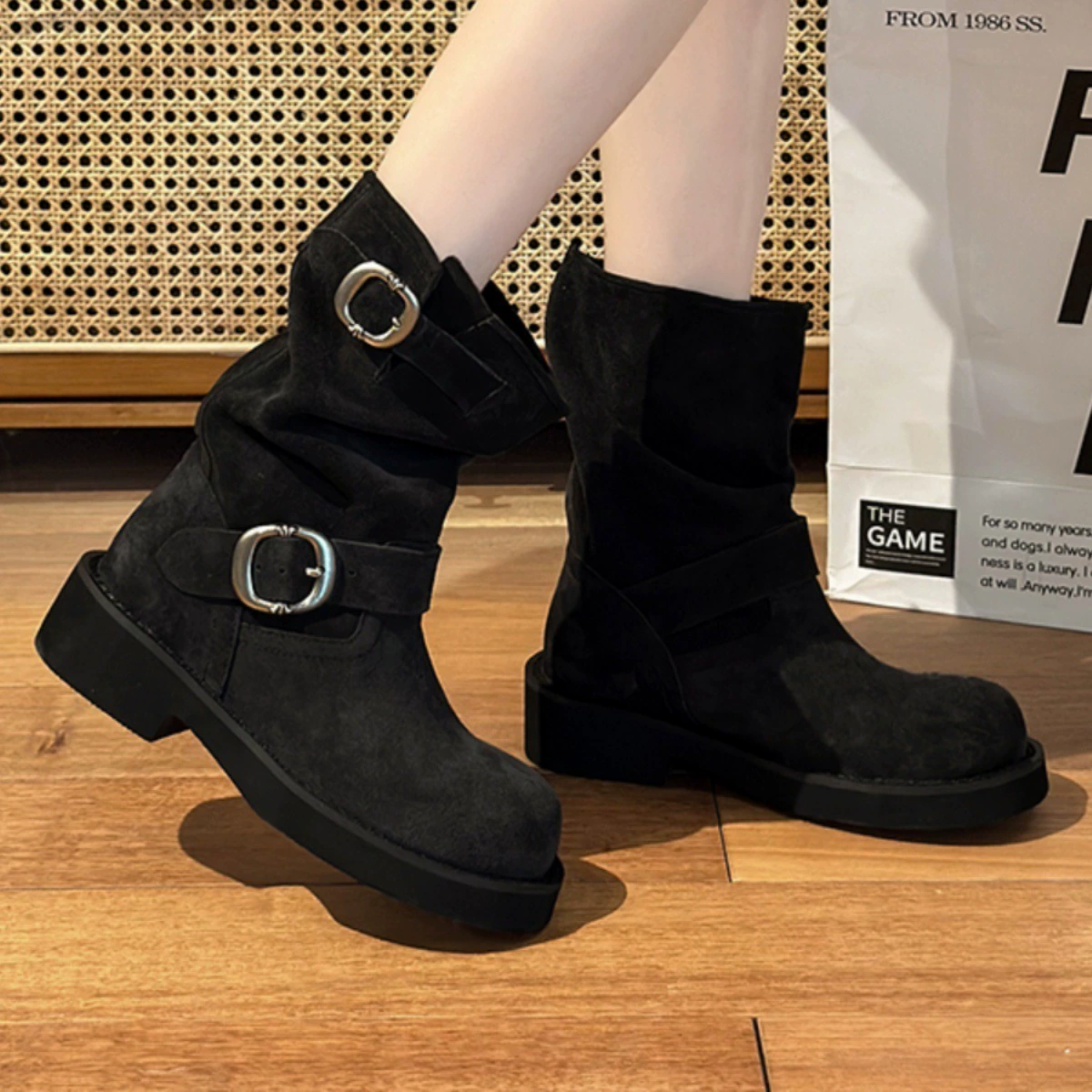 Ou Li тот же кожаный круглый сапоги среднего возраста с короткими сапогами 2024 новый дышащий дикий толстый дно с круглой пряжкой Martin сапоги женщины