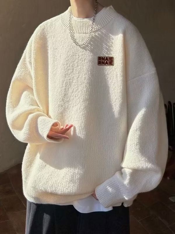秋の鹿のぬいぐるみの丸首の男性のセーターはゆったりとしています。|undefined