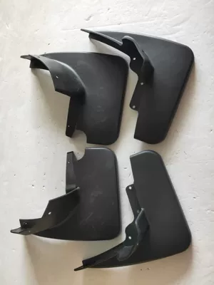 Suitable for 07-11 Mercedes-Benz Ml350/300 Models Without Pedals, Tire Mudguard Soft Rubber Mud Flaps Modification Accessories (Mudguard) - 07-11-mercedes-benz-ml