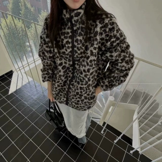韩国chic2026年新款冬季新品 豹纹羊羔绒加厚加绒保暖立领外套 女