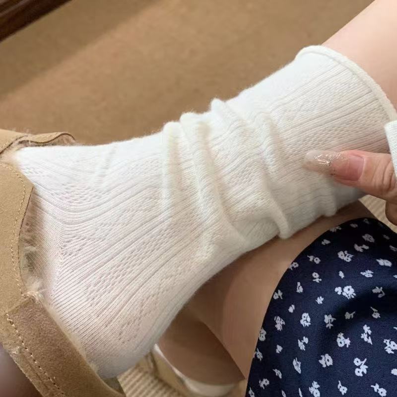 Women's Black and White Spring/Summer Thin Retro Cream-Style Rolled-Edge Mid-Tube Socks, Solid Color Simple Maternity Socks, Trendy on Instagram Women's Black and White Spring/Summer Thin Retro Cream-Style Rolled-Edge Mid-Tube Socks, Solid Color Simple Maternity Socks, Trendy on Instagram