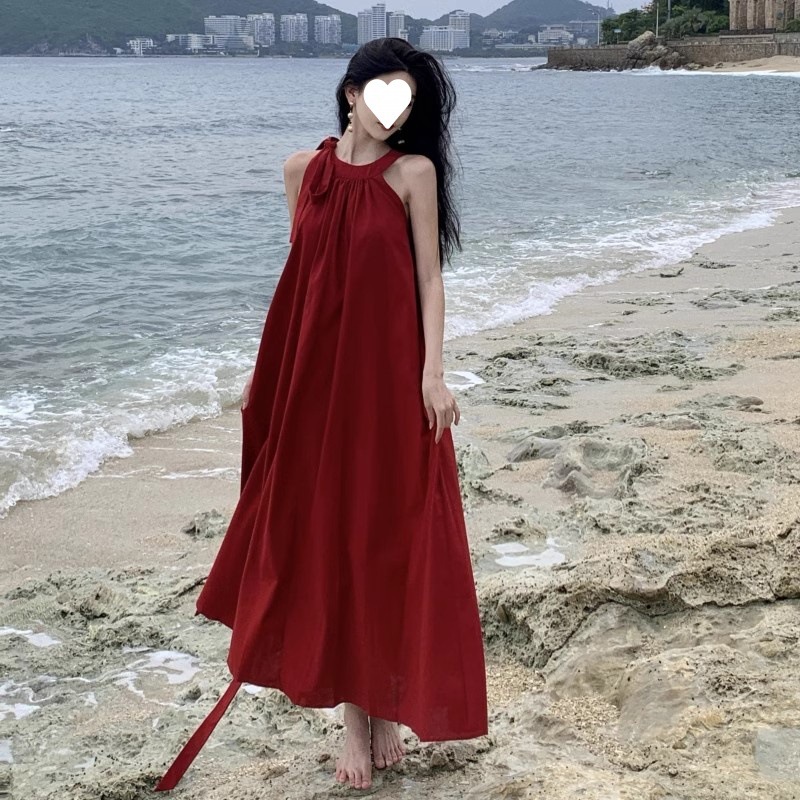 法式度假风无袖挂脖红色连衣裙女夏季云南三亚海边度假氛围感长裙|undefined
