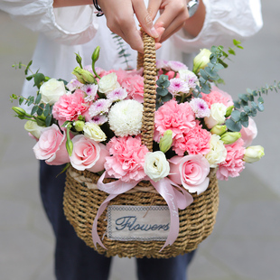 Straw rattan flower basket blue hand-held wedding flower girl dried flower bag woven handmade basket wholesale packaging flower pot