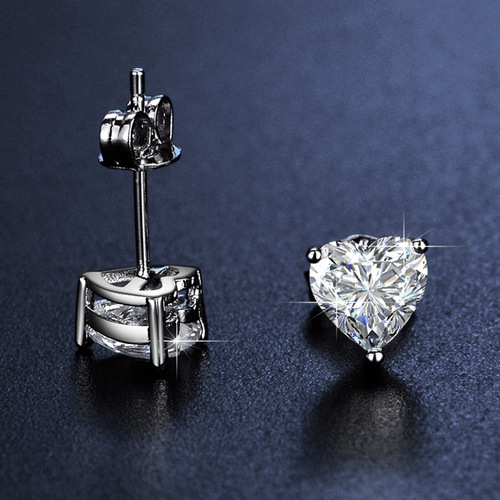 Fashionable, simple and cute single diamond heart-shaped earrings simulated mossanite earrings for girlfriend gifts