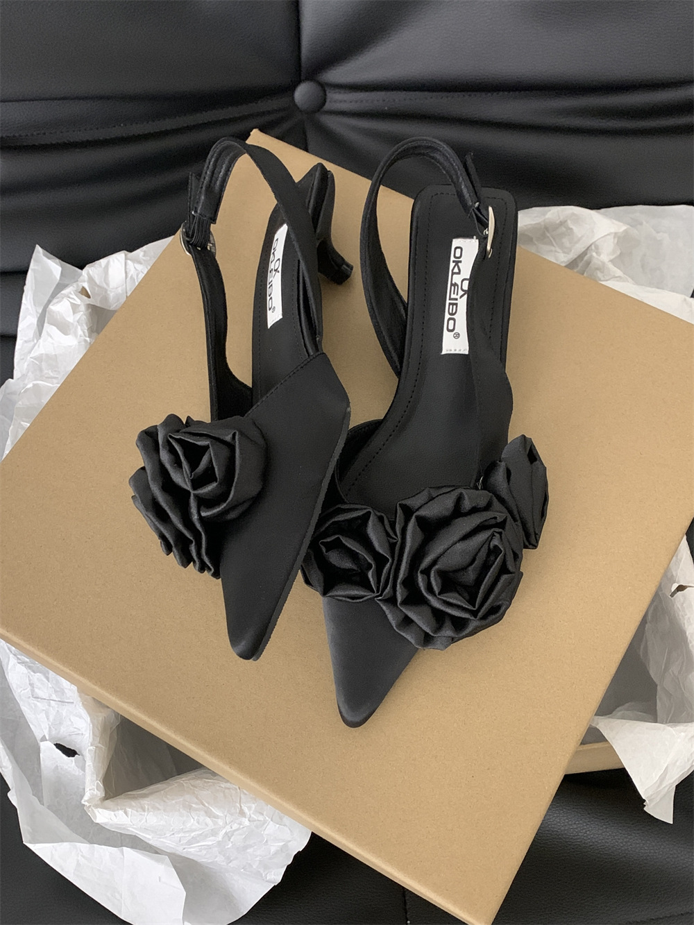 Punta estrecha francés flor negro cerrado dedo del pie Sandalias Zapatos de hadas 2024 nueva primavera y verano de la tarde de las señoras zapatos de una sola capa