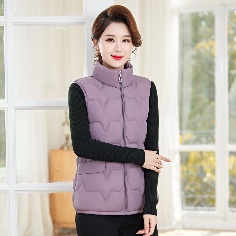 Chaleco de chaleco de cuello alto de otoño e invierno de mediana edad y ancianos para mujer ropa exterior corta engrosada 2023 nuevo chaleco ligero abrigo