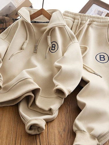 Boy's Autumn/Winter Cool Style Sweatshirt and Leggings Set for Middle-Aged Boys, Including Top and Pants Athletic Suit