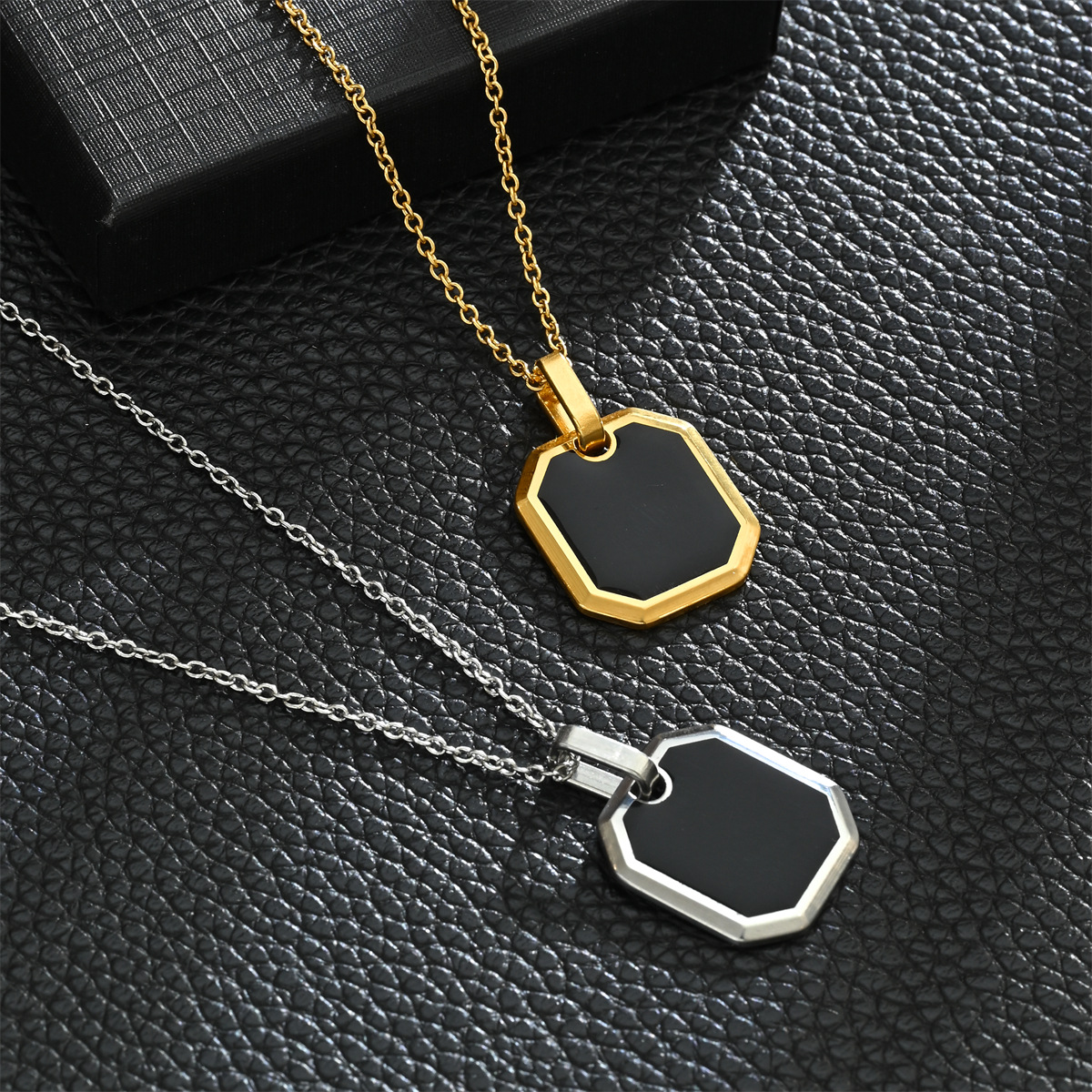cable chain Chain Type 1 Piece Quantity Retro Geometric 304 Stainless Steel Plating Men's Pendant Necklace Men Pendant Necklaces
