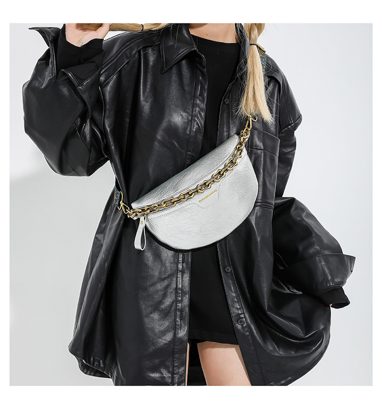 Mala tiracolo elegante para mulher com alça larga e corrente_voghion.com