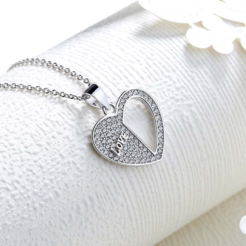 Europa y los Estados Unidos transfronterizos 925 plata esterlina collar en forma de corazón nicho de moda femenina versátil de alta sensación colgante de piedra de diamante cadena clavícula