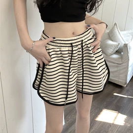女式T恤;半身裙;女式衬衫