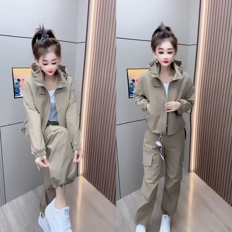 Fashionable Casual Hooded Jacket for Petite Women, New Spring Style, Stylish and Age-Reducing Two-Piece Set for Women