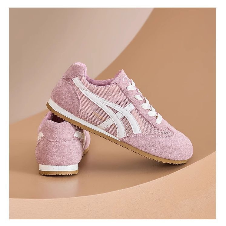 Zapatos de entrenamiento alemanes rojos para mujer 2025 verano nuevo estilo casual malla Forrest Gump zapatos de mujer de nicho de todo fósforo zapatillas retro de suela blanda