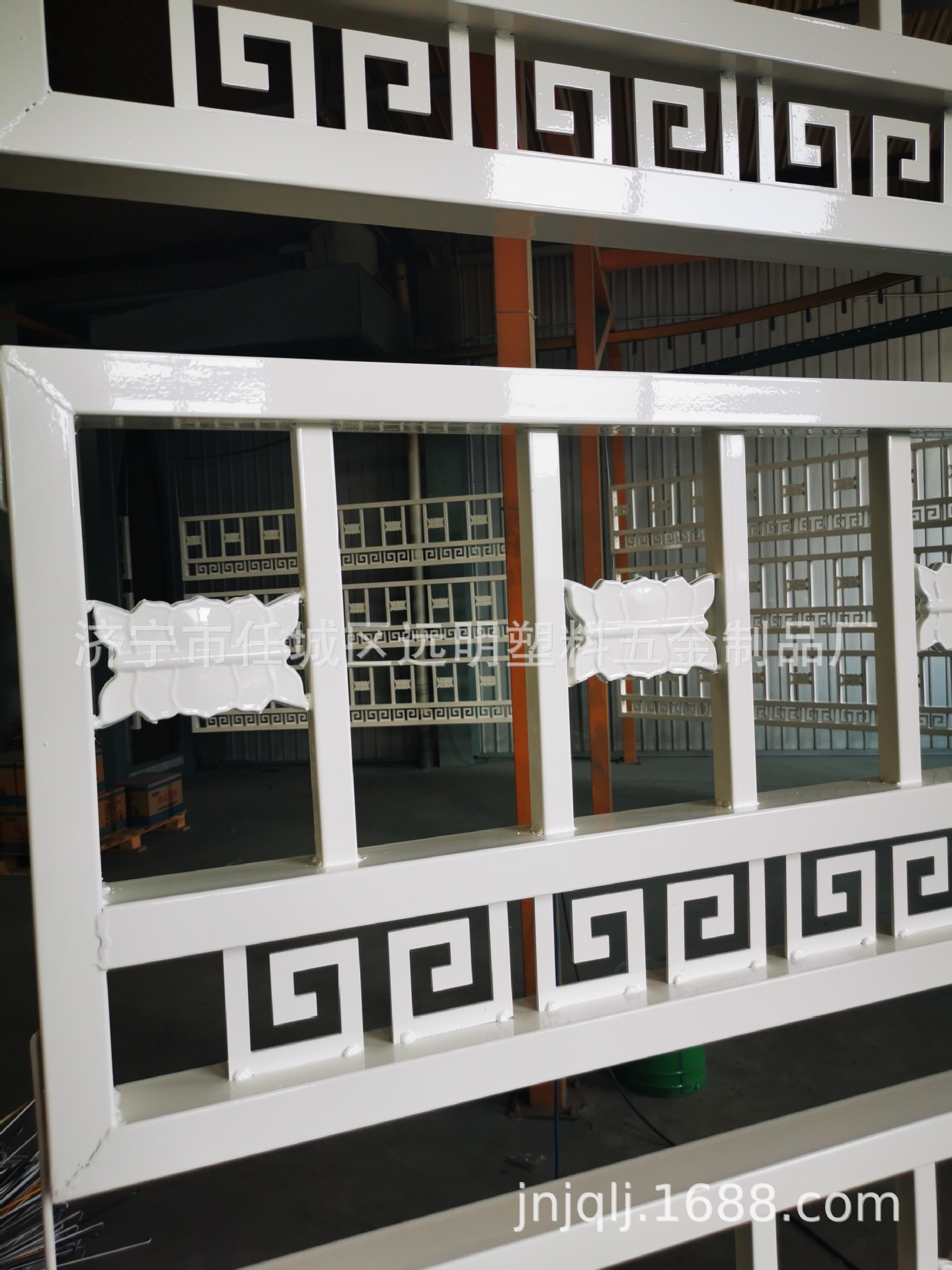 济宁厂家    莲花护栏 道路隔离栅栏 古槐路护栏