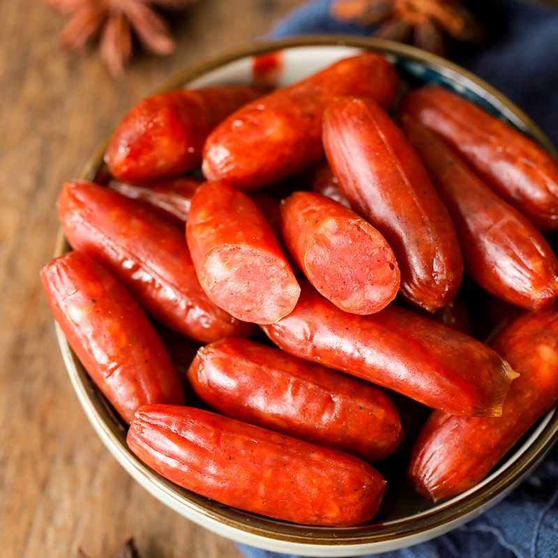 脆い皮の腸の豚肉は腸の真空の小さい包装のソーセージを焼きます。